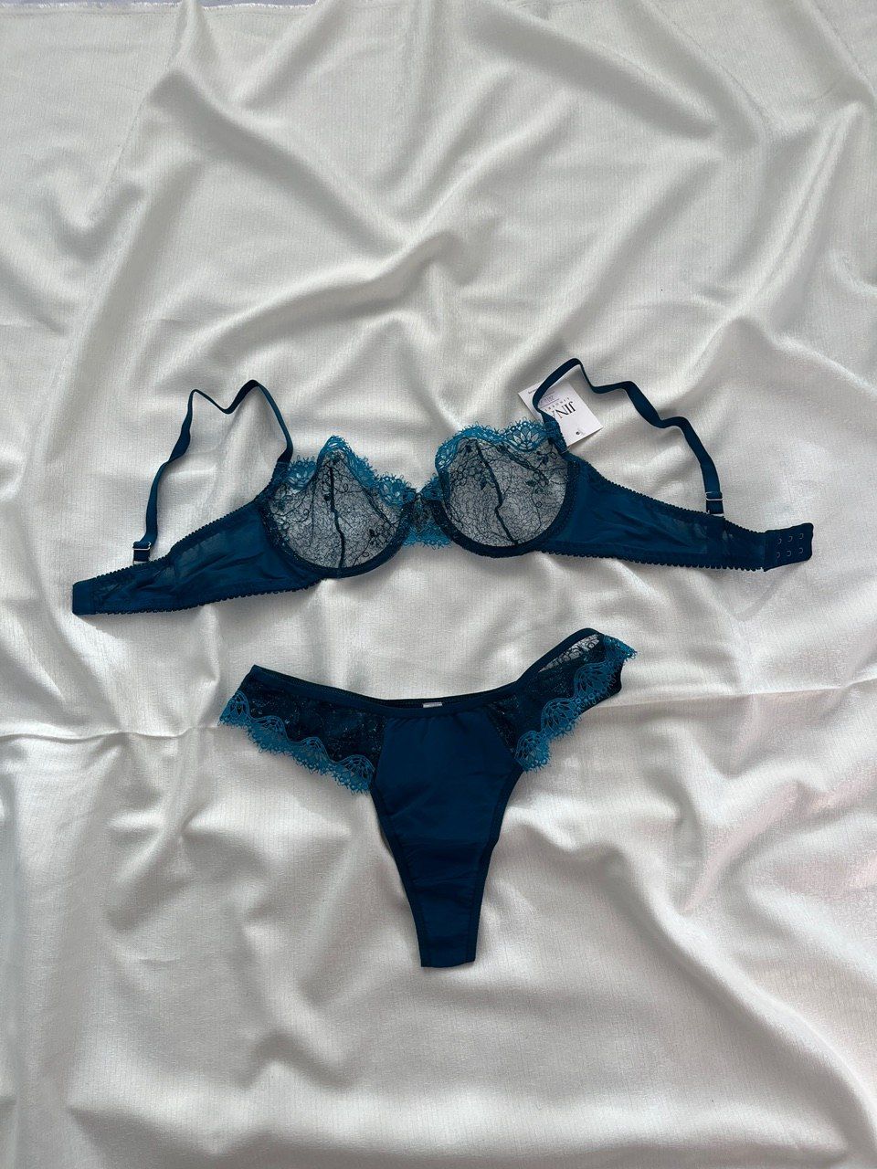 ست سوتین و شرت ژینا